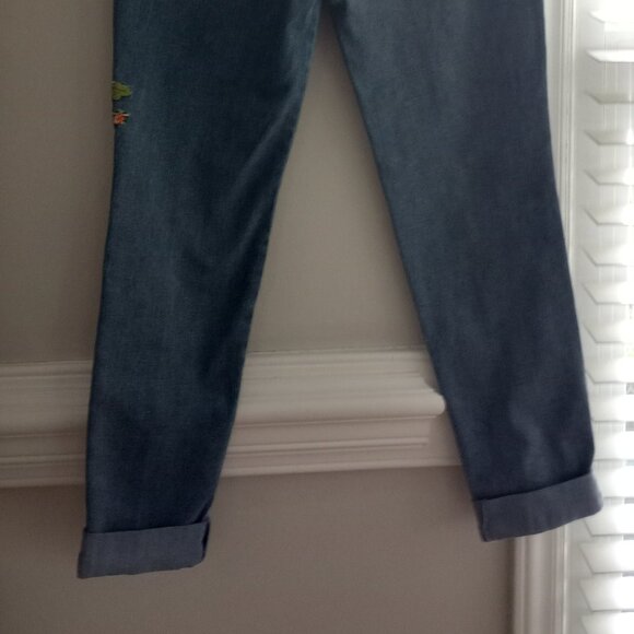 'Martha Stewart' Embroidered Cuffed Mid wash Denim Jeans Size 2 EUC - Picture 11 of 16